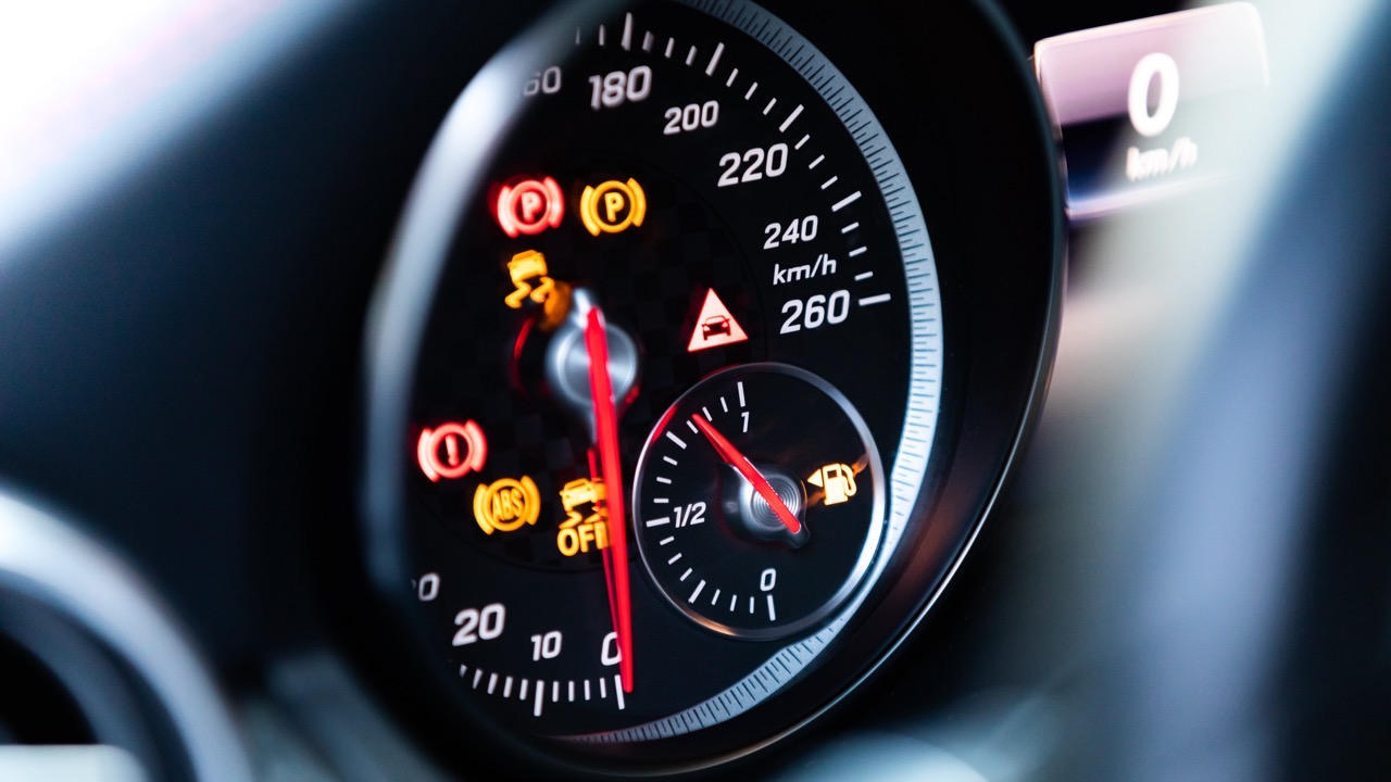 Tacho im Fahrschulauto von Drive Point